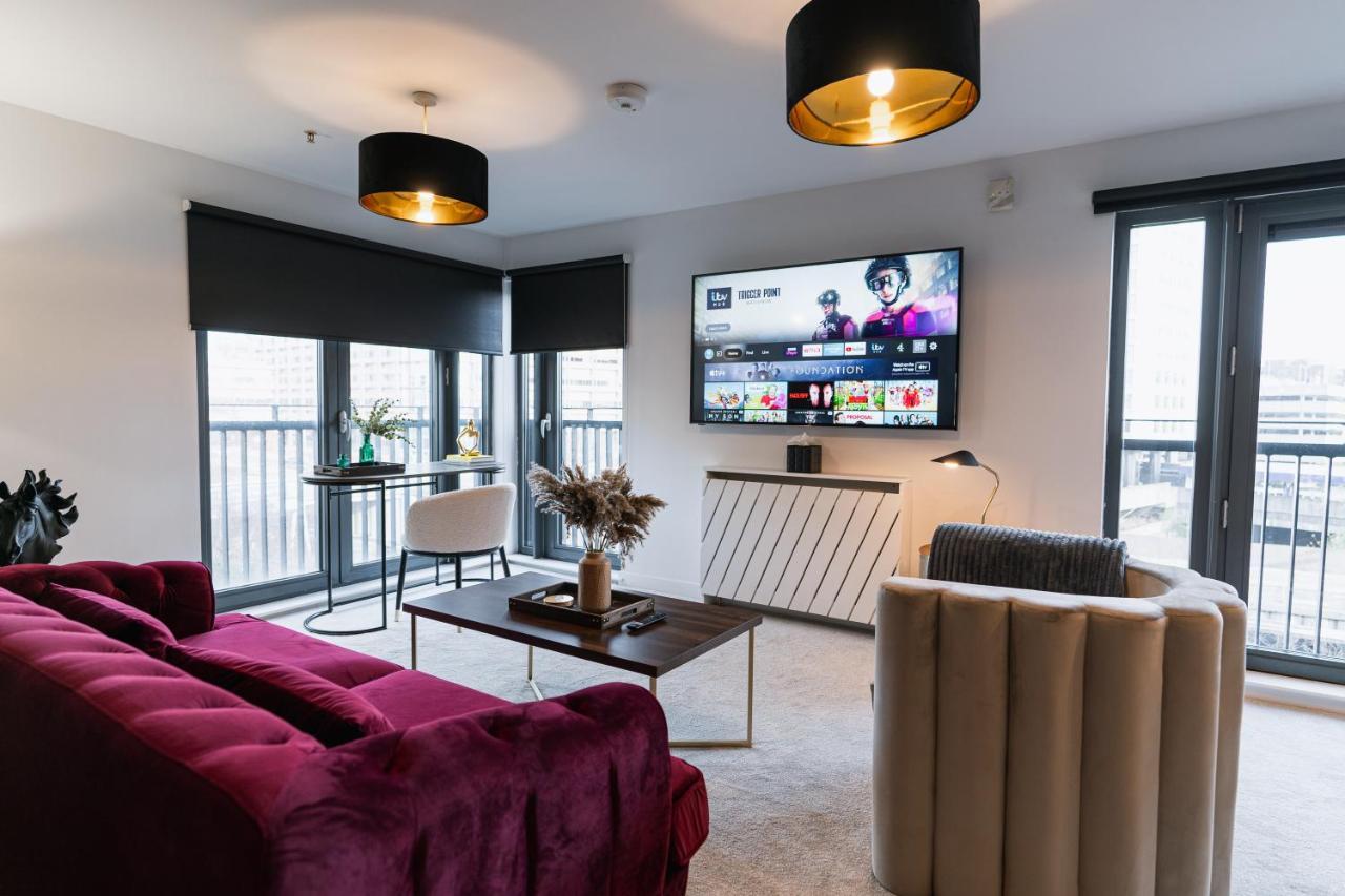 The Lusso - 2br - A 5* Escape Like No Other Apartment